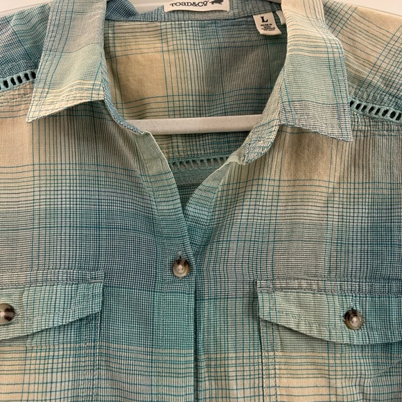 Toad & Co Aquifer Airbrush Long Sleeve Deco button down. Organic cotton. EUC. L - Picture 4 of 11